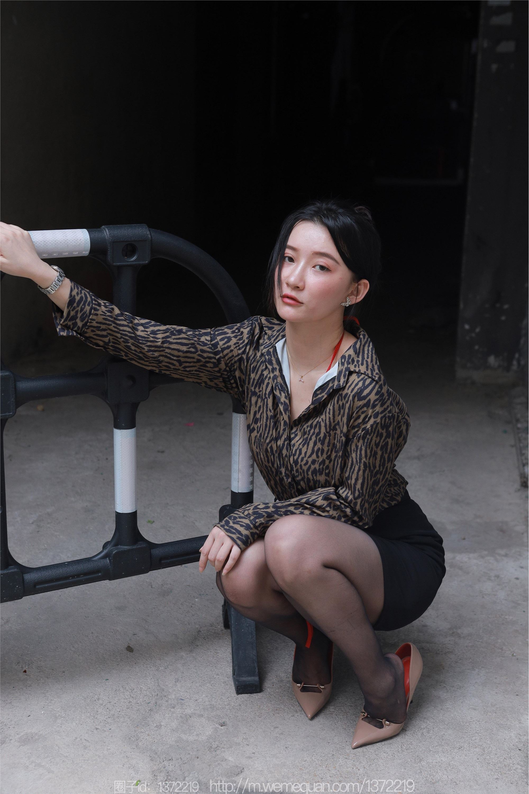 IESS异思趣向  2023.07.24 丝享家 1488 秋秋《孤身走暗巷》